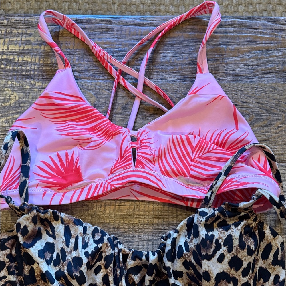 Bundle Forever 21 Red Lace Bikini Top Set - Picture 4 of 6